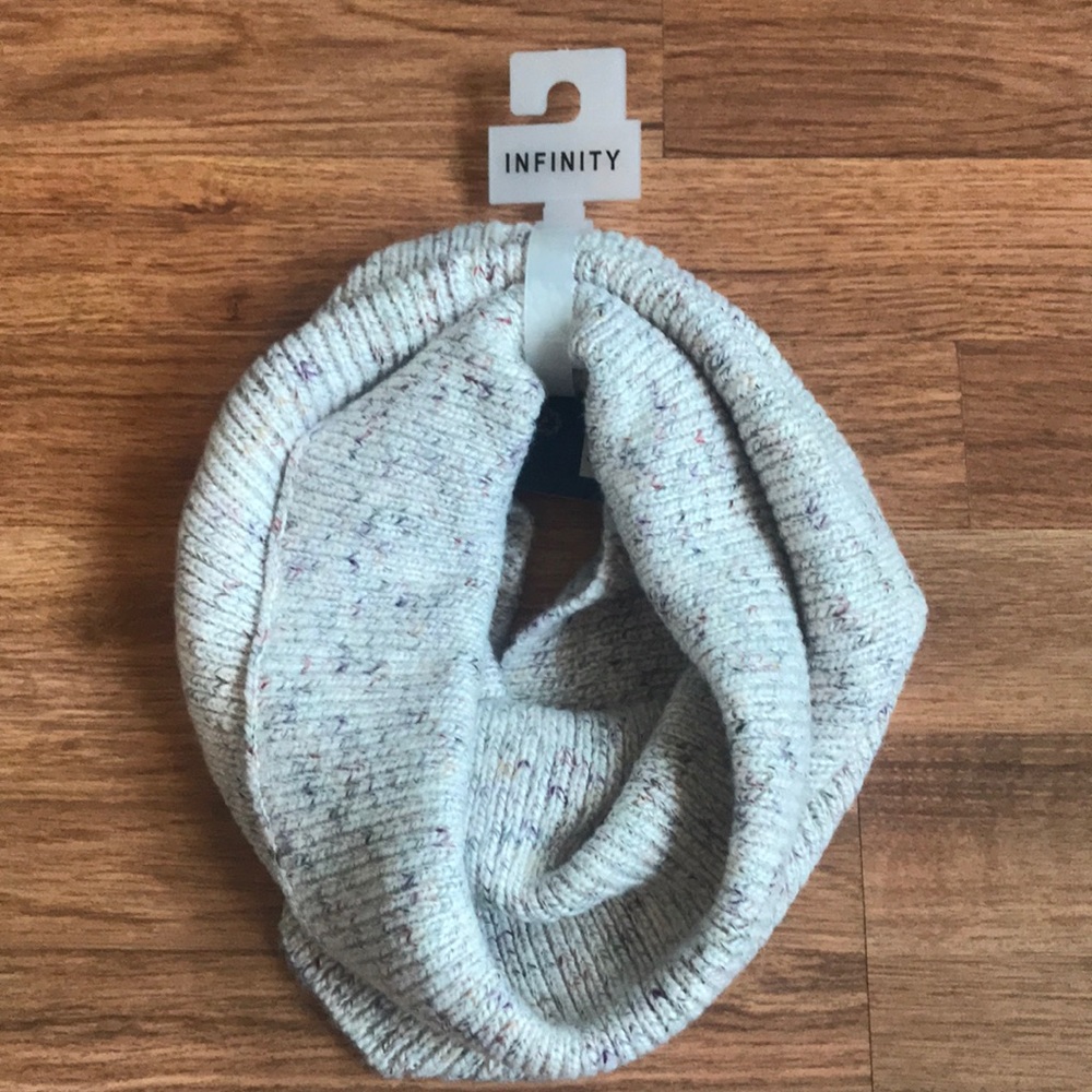 NWT Universal Threads Infinity Scarf